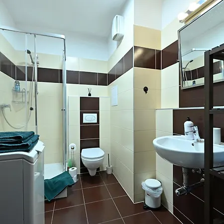 Apartmán Nivy Balcony Next To Bus Station *