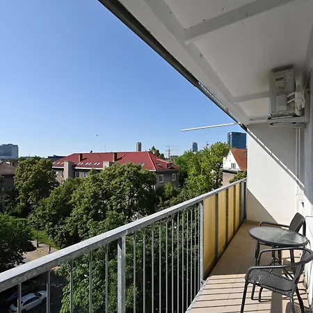 Nivy Balcony Next To Bus Station * 布拉迪斯拉发